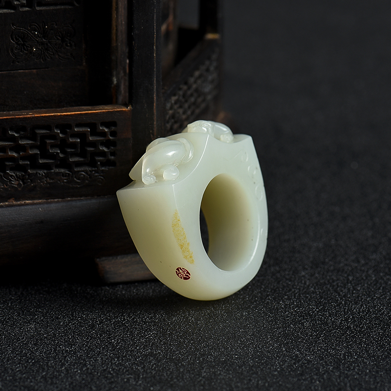 籽料和田白玉瑞兽扳指-红掌柜