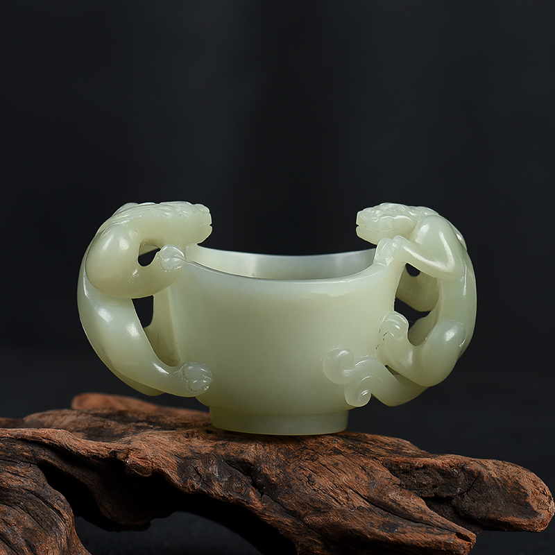 籽料和田青白玉瑞兽酒杯-红掌柜