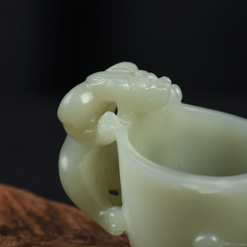 新疆和田青白玉瑞兽酒杯-红掌柜