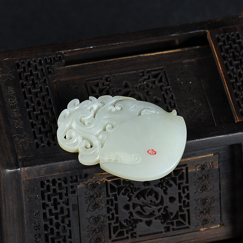 籽料和田玉仿古龙吊坠-红掌柜