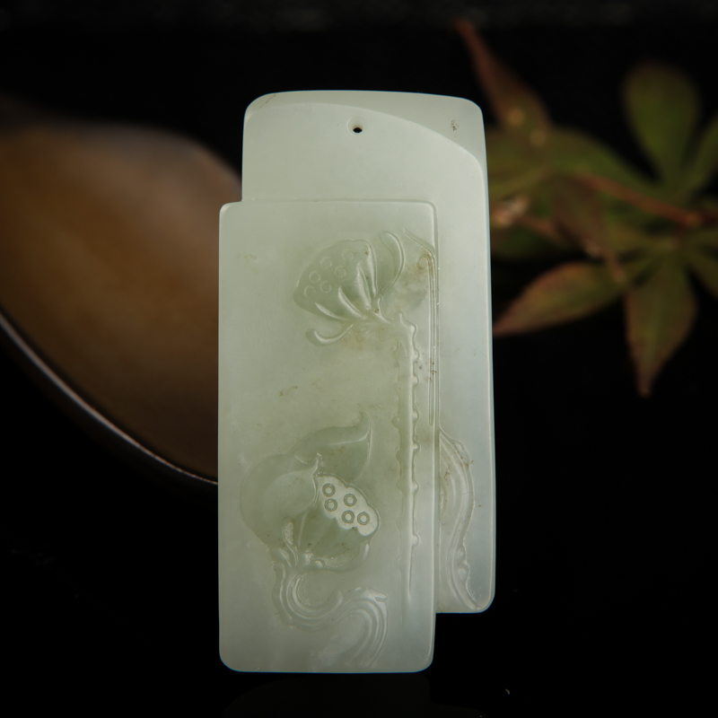 新疆天然籽料俏色和田玉一品清廉吊坠-红掌柜