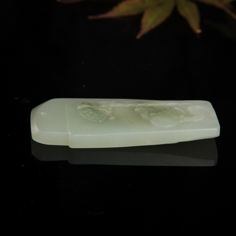 新疆天然籽料俏色和田玉吊坠-红掌柜