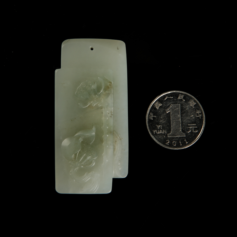 俏色和田玉一品清廉吊坠-红掌柜