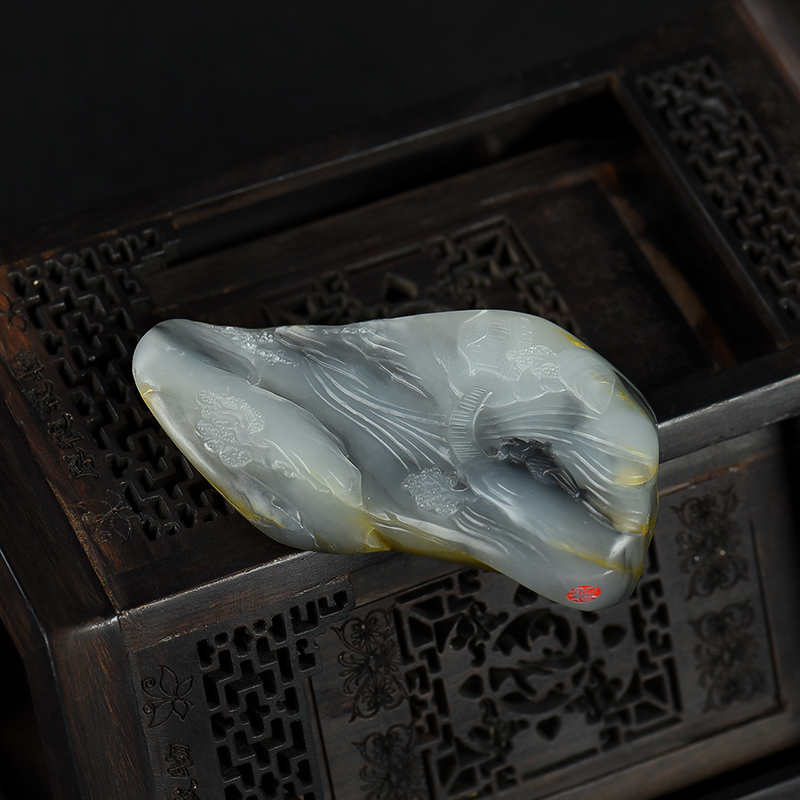 新疆天然籽料和田玉山水吊坠-红掌柜