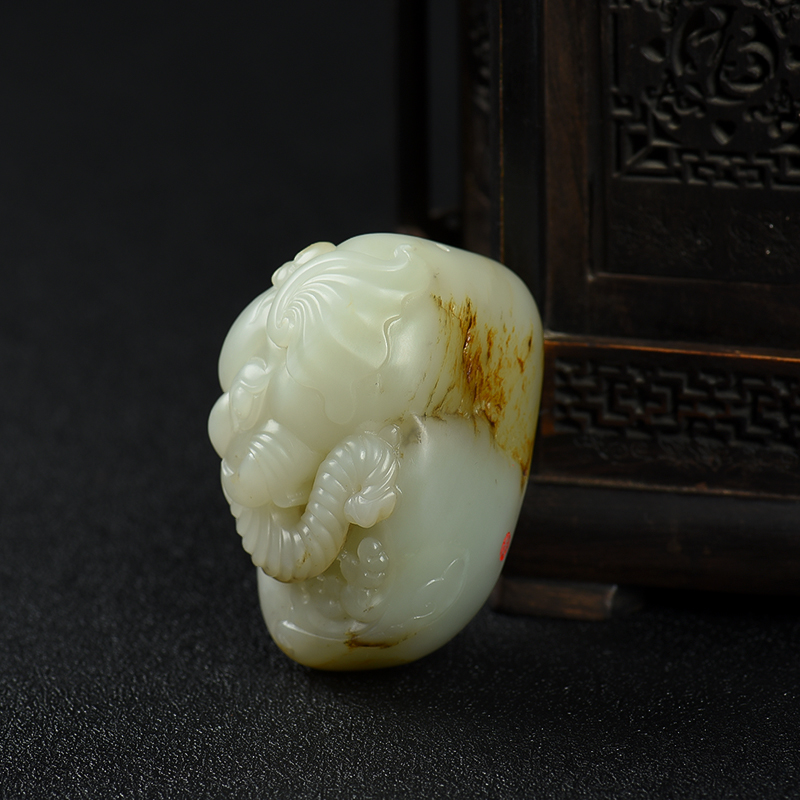 籽料和田白玉吉人天相-红掌柜