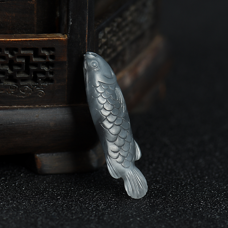 和田墨玉年年有余吊坠-红掌柜