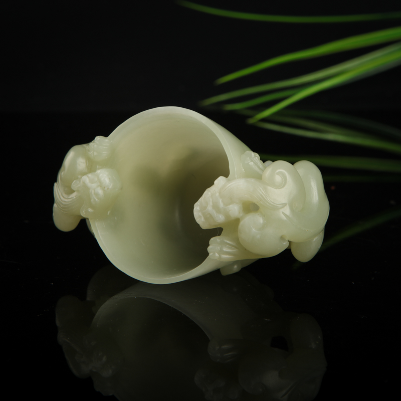 山料和田白玉瑞兽酒杯摆件-红掌柜