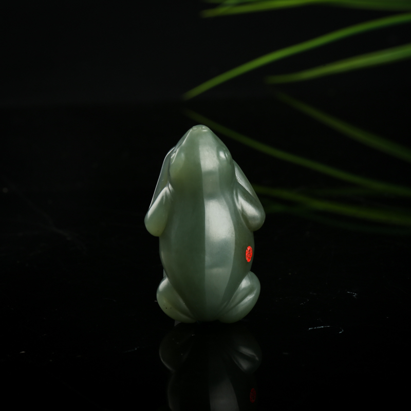 天然和田青玉招财进宝吊坠-红掌柜