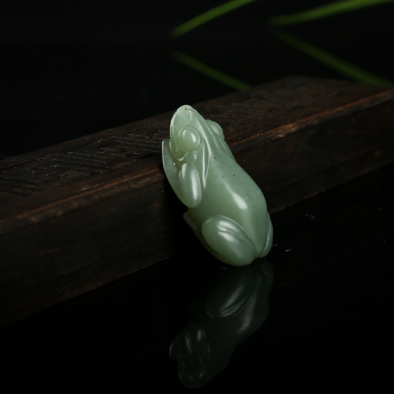 天然籽料和田青玉招财进宝吊坠-红掌柜