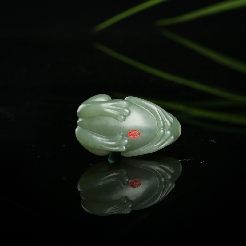 和田青玉招财进宝吊坠-红掌柜