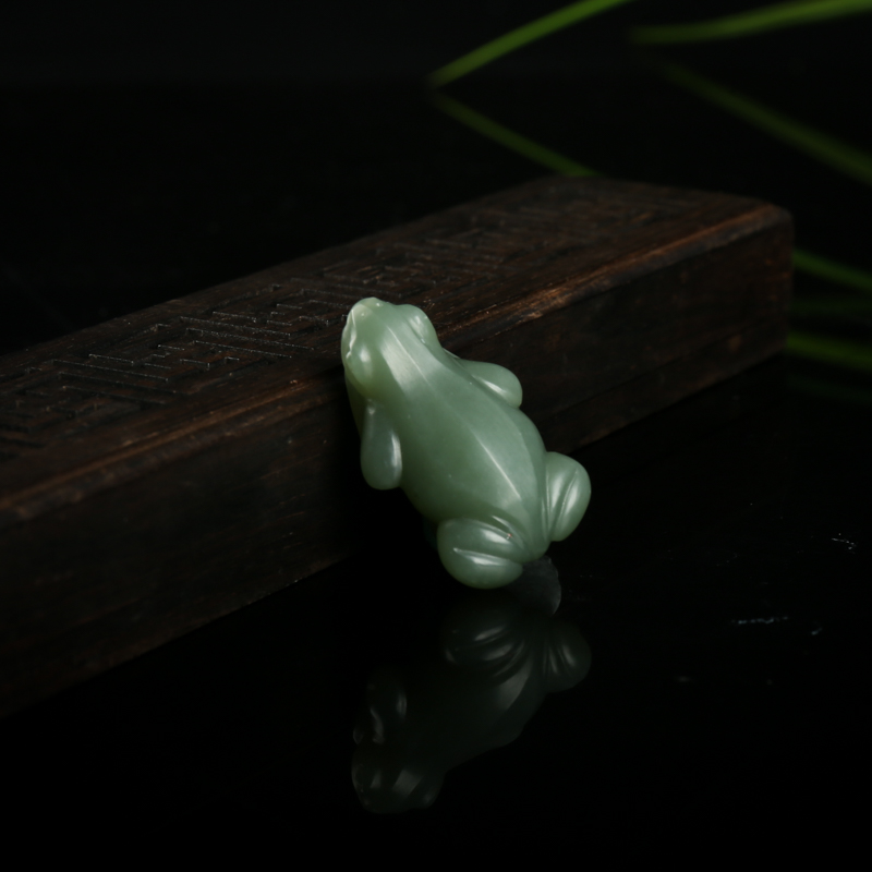 天然籽料和田青玉招财进宝吊坠-红掌柜