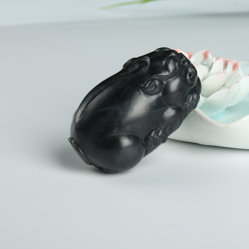 新疆籽料和田墨玉貔貅吊坠-红掌柜