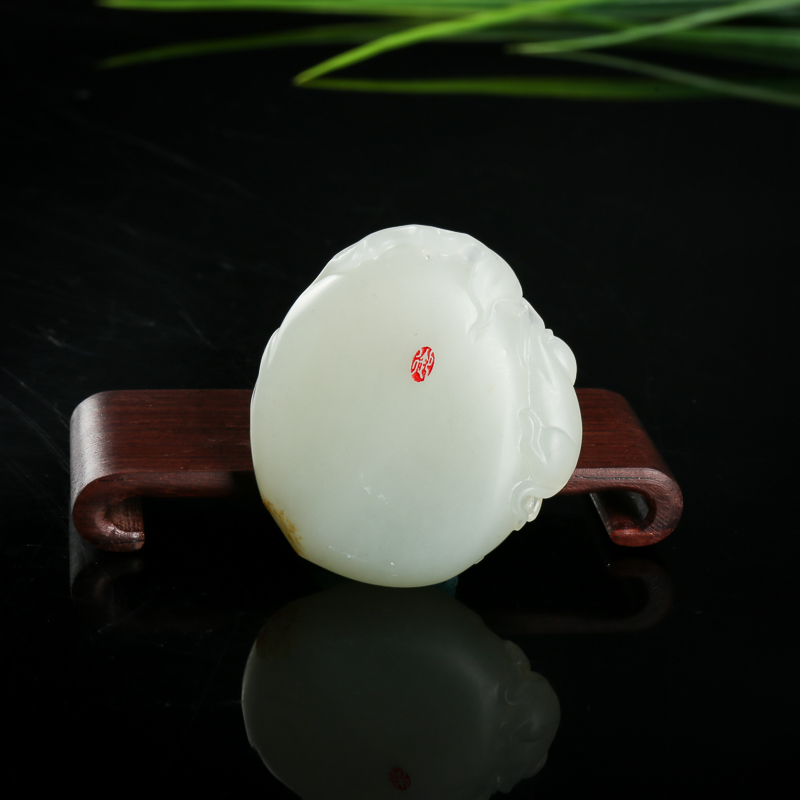 新疆天然和田白玉吉祥吊坠-红掌柜