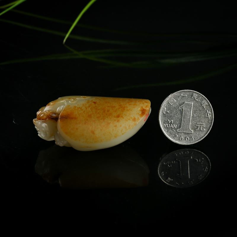 俏色和田玉龙龟吊坠-红掌柜