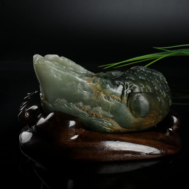 新疆天然俏色和田玉山水图摆件-红掌柜