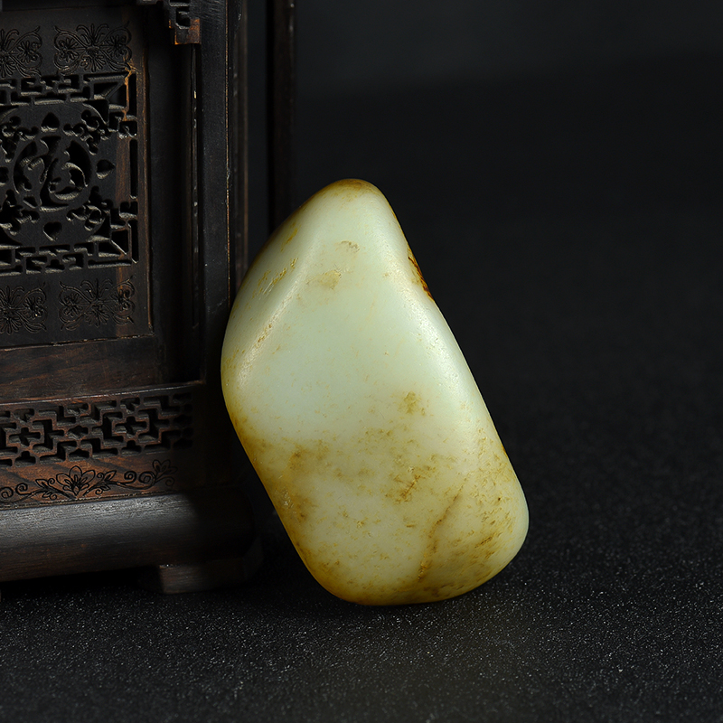 籽料俏色和田玉随形原矿手把件-红掌柜