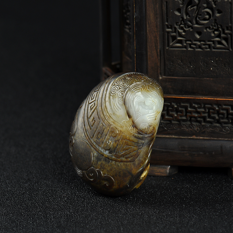 籽料和田玉平安兽纹吊坠-红掌柜