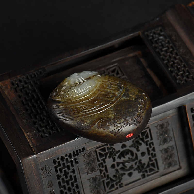 籽料俏色和田玉吊坠-红掌柜