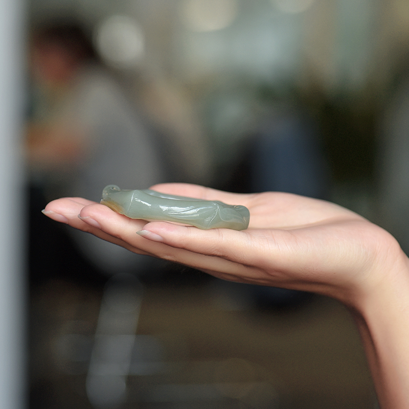 53mm籽料和田青白玉手镯-红掌柜