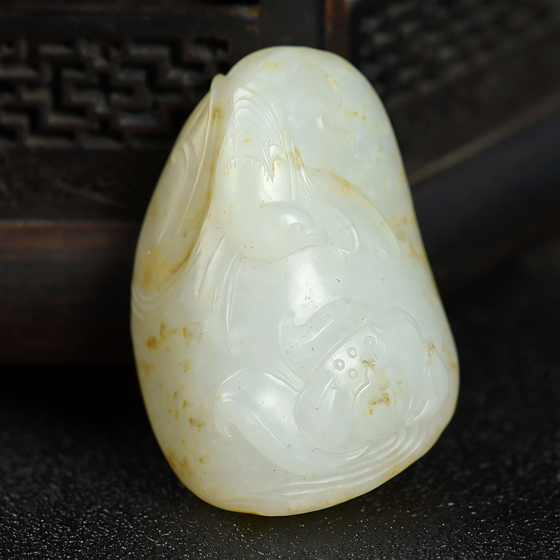 俏色和田玉喜登联科吊坠-红掌柜