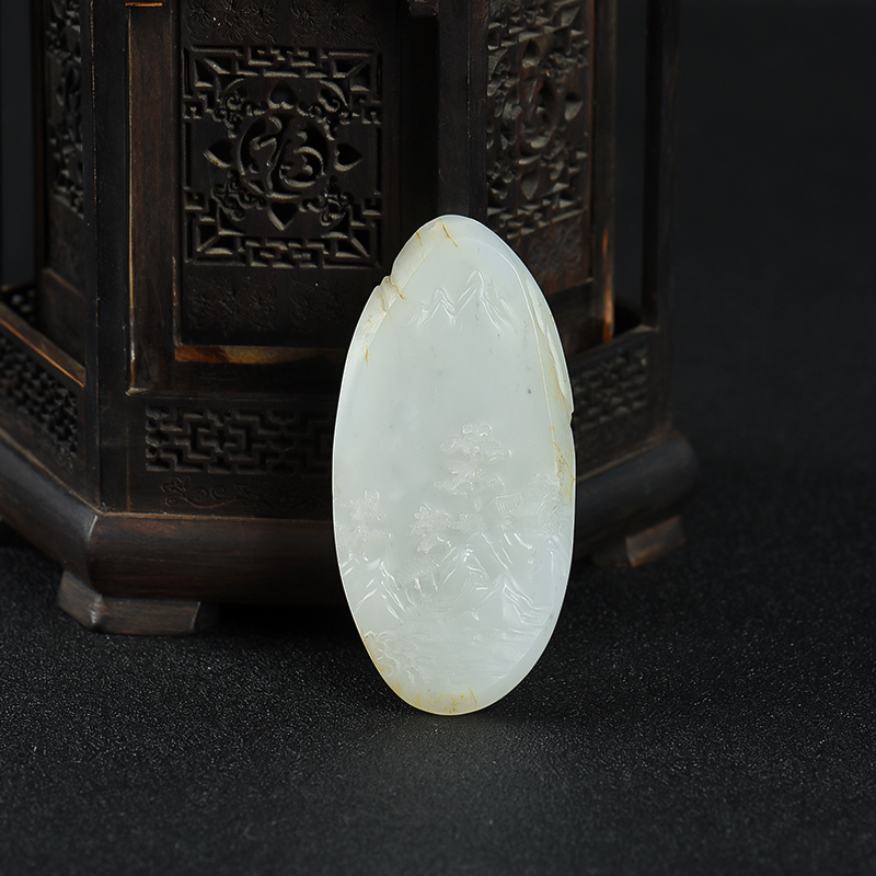 籽料俏色和田玉远山近林吊坠-红掌柜