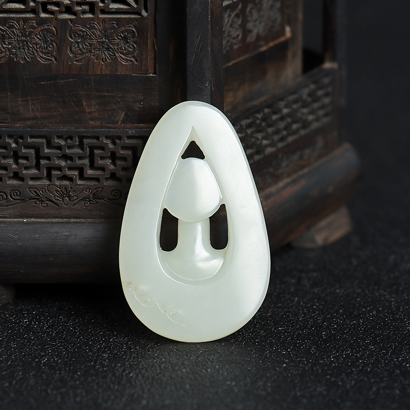 新疆天然和田白玉禅悟吊坠-红掌柜