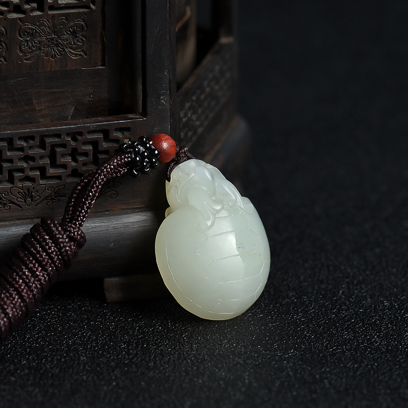 天然籽料和田白玉龙龟吊坠-红掌柜