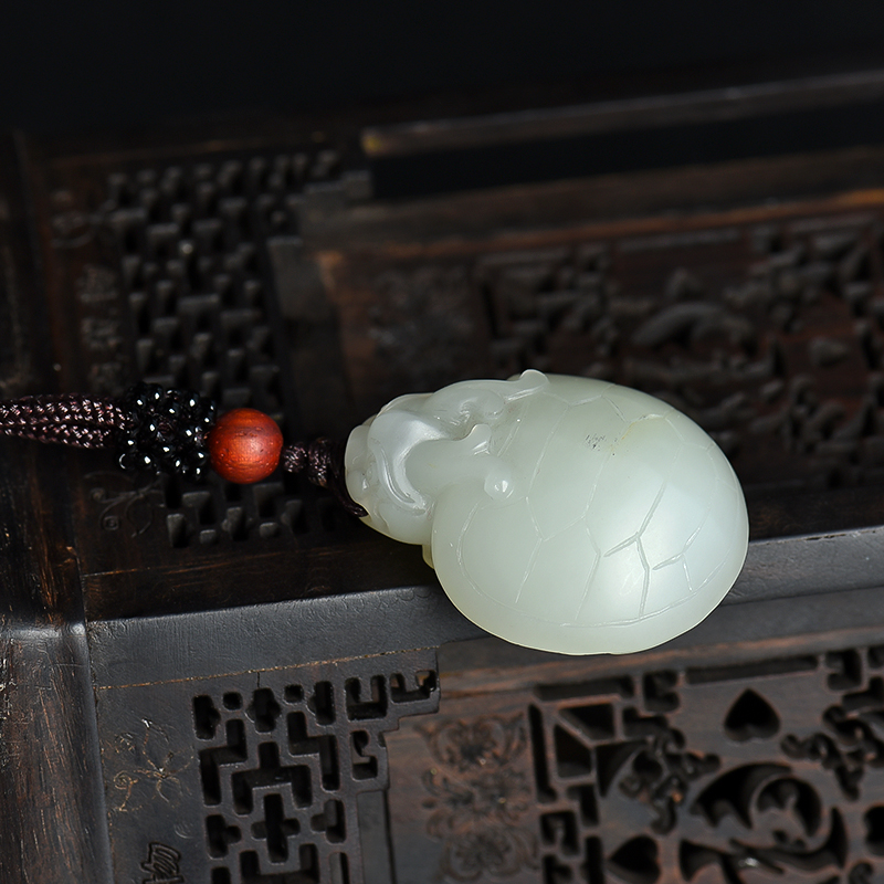 新疆天然籽料和田玉龙龟吊坠-红掌柜