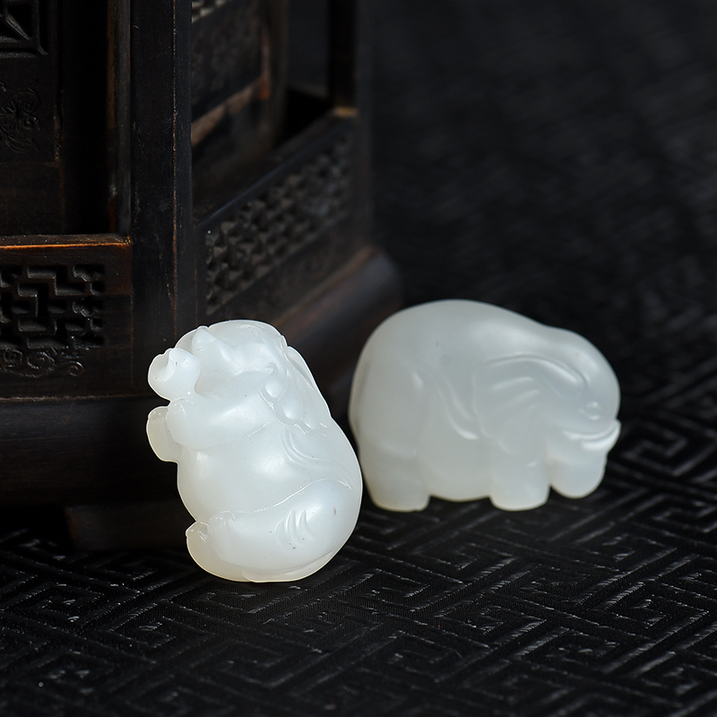 和田白玉大象吊坠-红掌柜