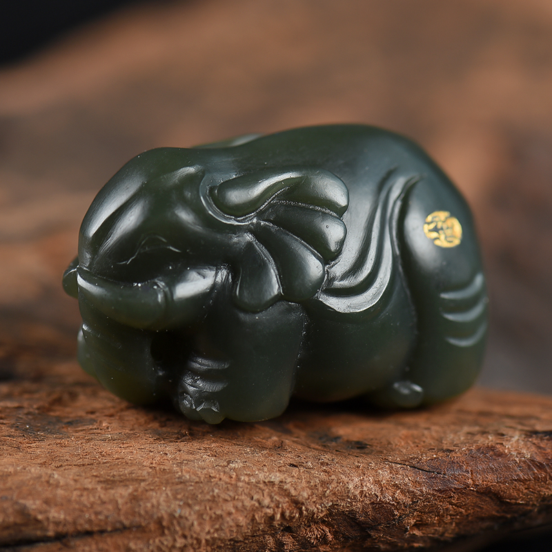 天然和田青玉吉人天相吊坠-红掌柜