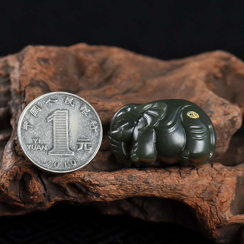 新疆籽料和田青玉吉人天相吊坠-红掌柜