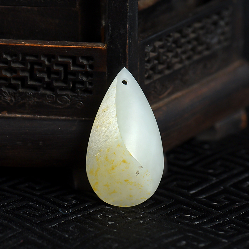 新疆天然籽料和田白玉随形吊坠-红掌柜