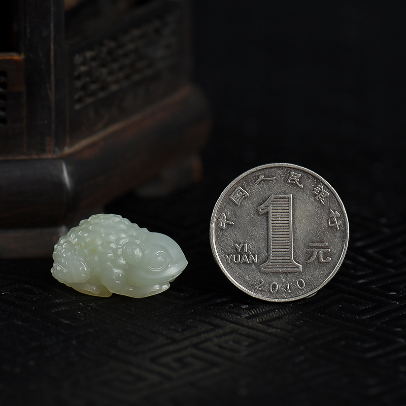 和田青白玉吊坠-红掌柜