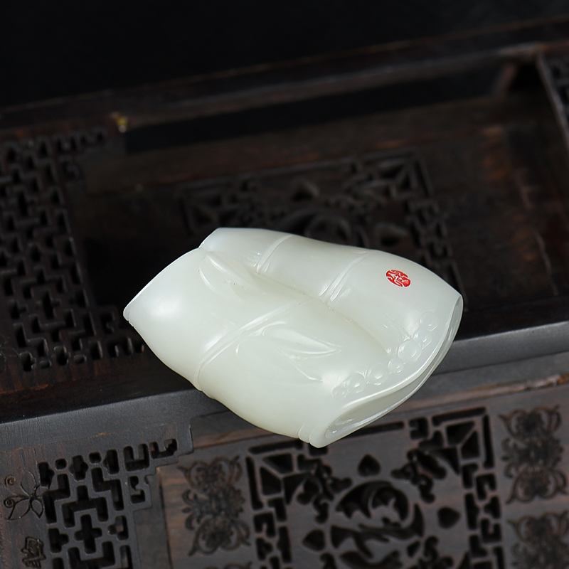 籽料和田玉吊坠-红掌柜