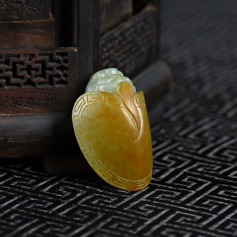 籽料和田青白玉龙龟吊坠-红掌柜