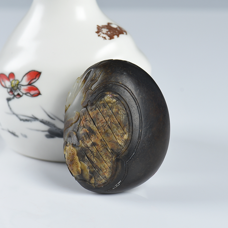 籽料俏色和田玉吊坠-红掌柜