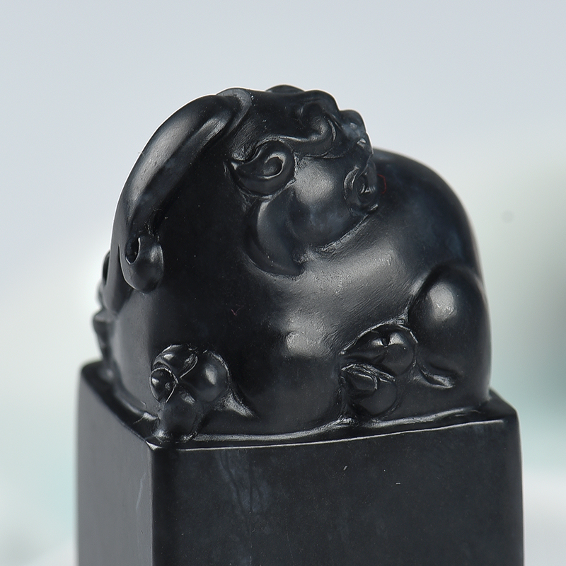 新疆天然籽料和田墨玉印章-红掌柜