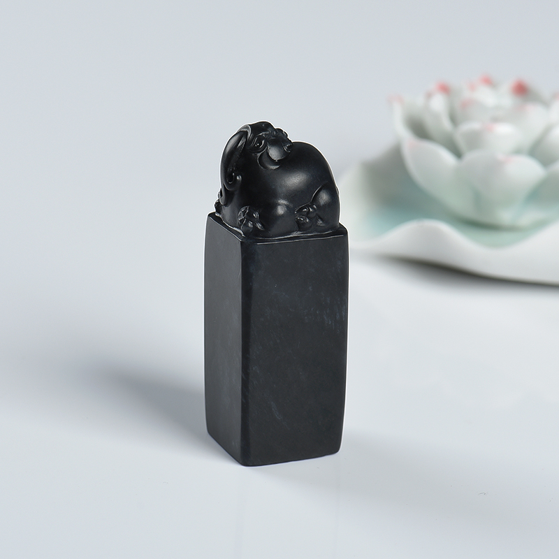 天然籽料和田墨玉貔貅印章-红掌柜