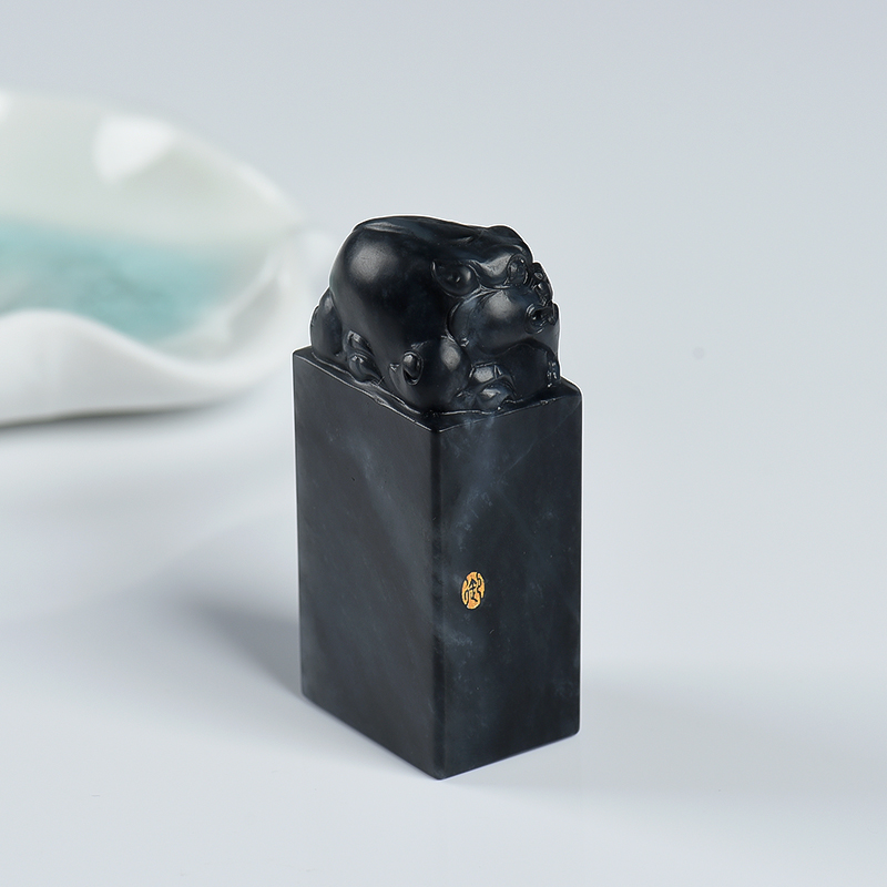 天然籽料和田墨玉貔貅印章-红掌柜