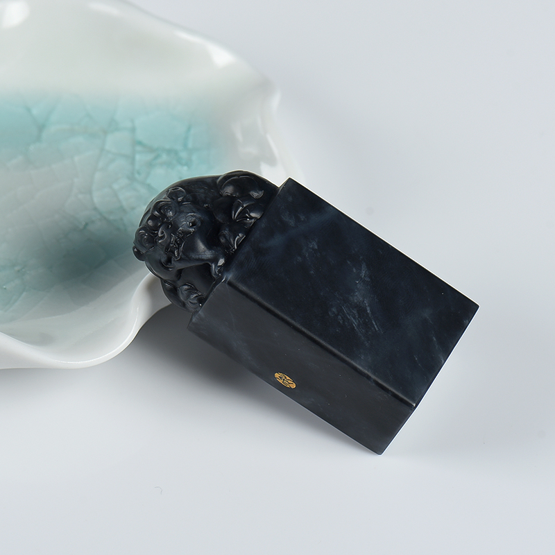 新疆籽料和田墨玉貔貅印章-红掌柜