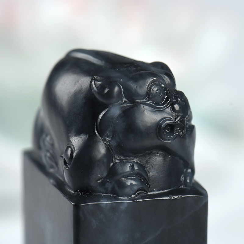 新疆天然籽料和田墨玉印章-红掌柜