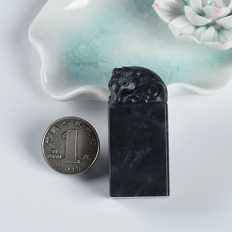 籽料和田墨玉印章-红掌柜