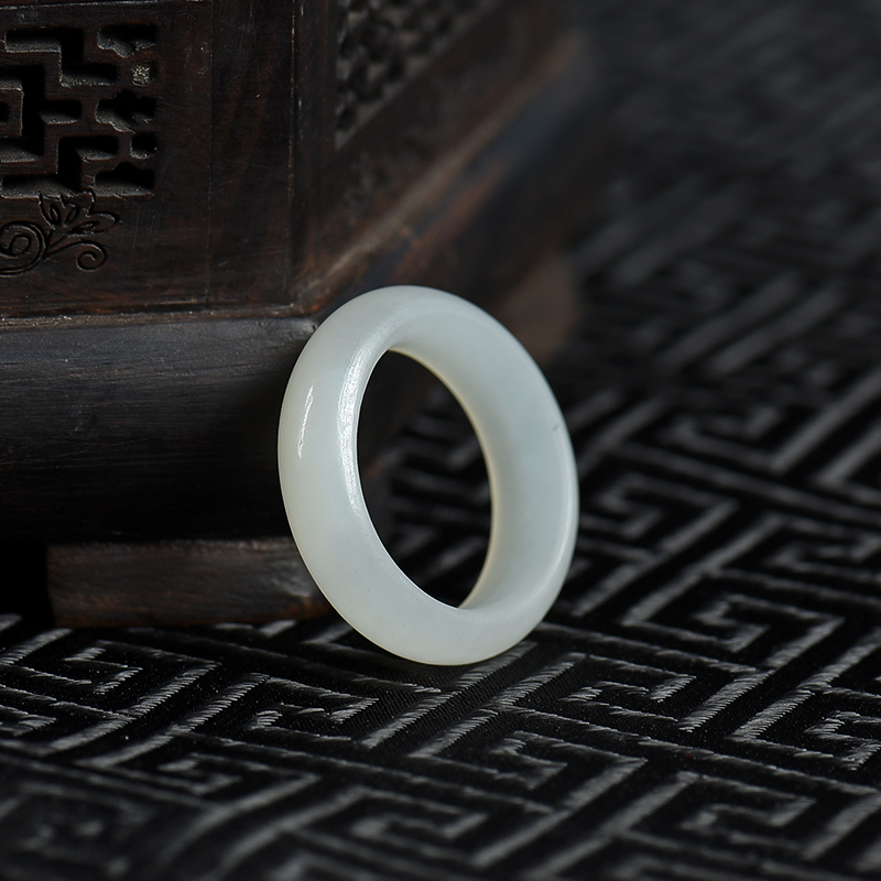 天然籽料和田白玉戒指-红掌柜