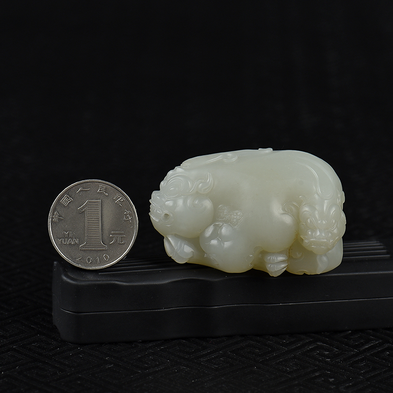 和田白玉貔貅吊坠-红掌柜