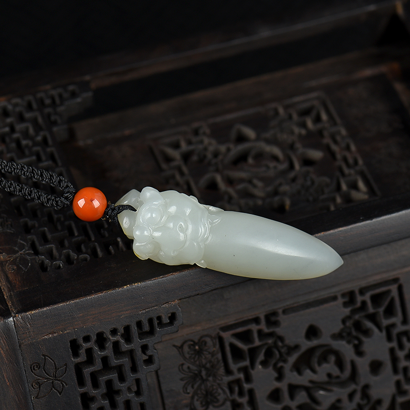 新疆天然籽料和田白玉狼牙吊坠-红掌柜