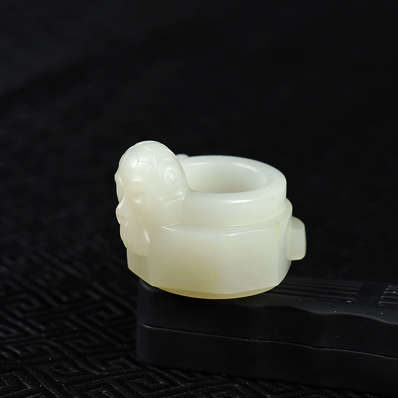 新疆天然和田白玉骷髅戒指-红掌柜