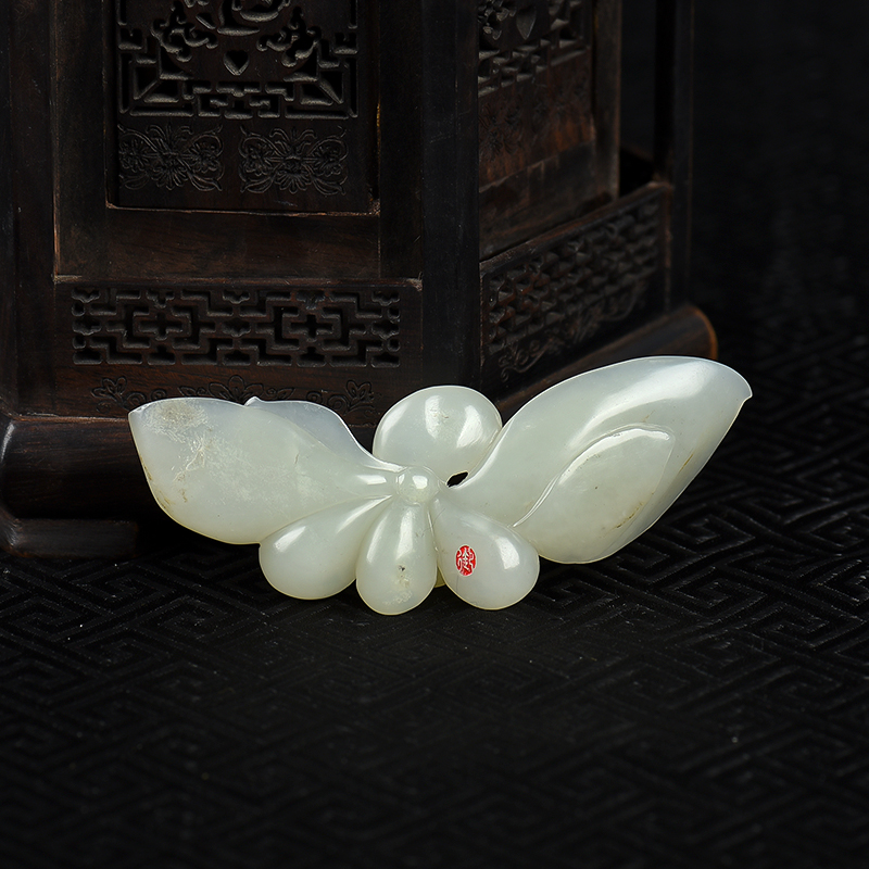 新疆天然和田青白玉一品清廉吊坠-红掌柜