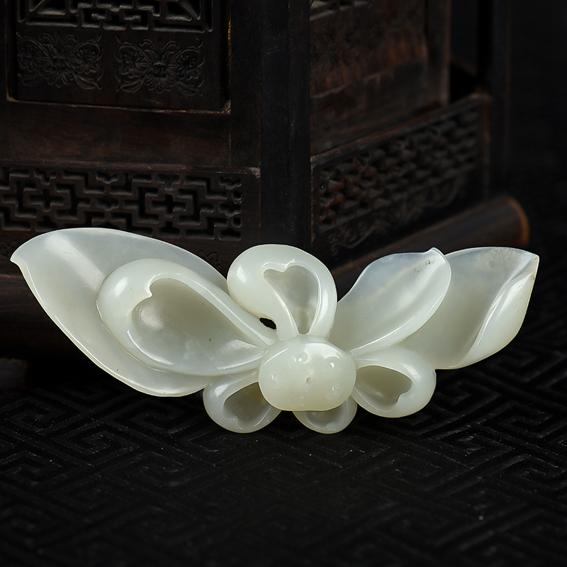 新疆天然籽料和田青白玉吊坠-红掌柜