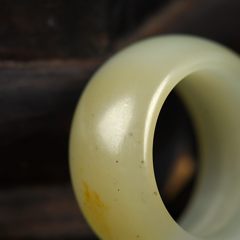 天然和田玉戒指-红掌柜