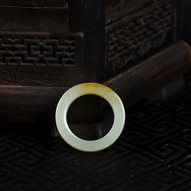 籽料和田青白玉戒指-红掌柜